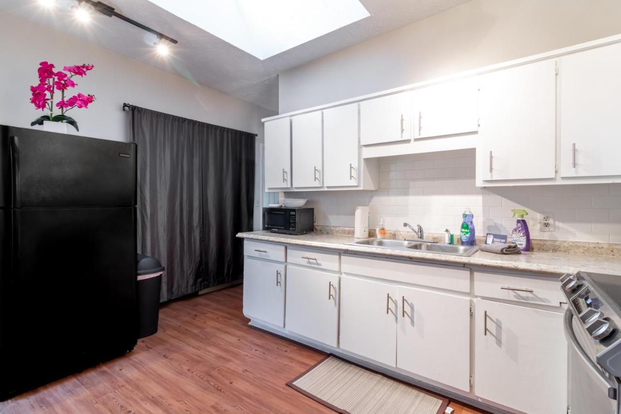 Sunny Sweetheart-Front Apartment Near Riverwalk โคลัมบัส ภายนอก รูปภาพ