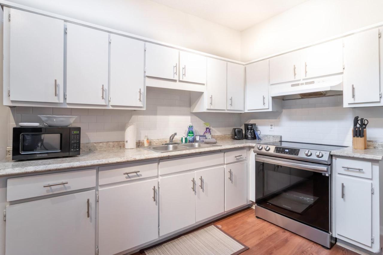 Sunny Sweetheart-Front Apartment Near Riverwalk โคลัมบัส ภายนอก รูปภาพ